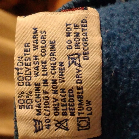 Warner Brothers XL Hanes Classic Sweatshirt - Picture 4 of 4